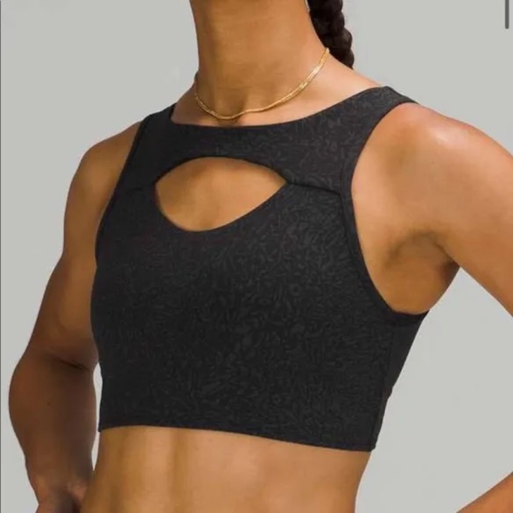 Lululemon Everlux Cut-Out Train Bra *Medium Support, B/C Cups